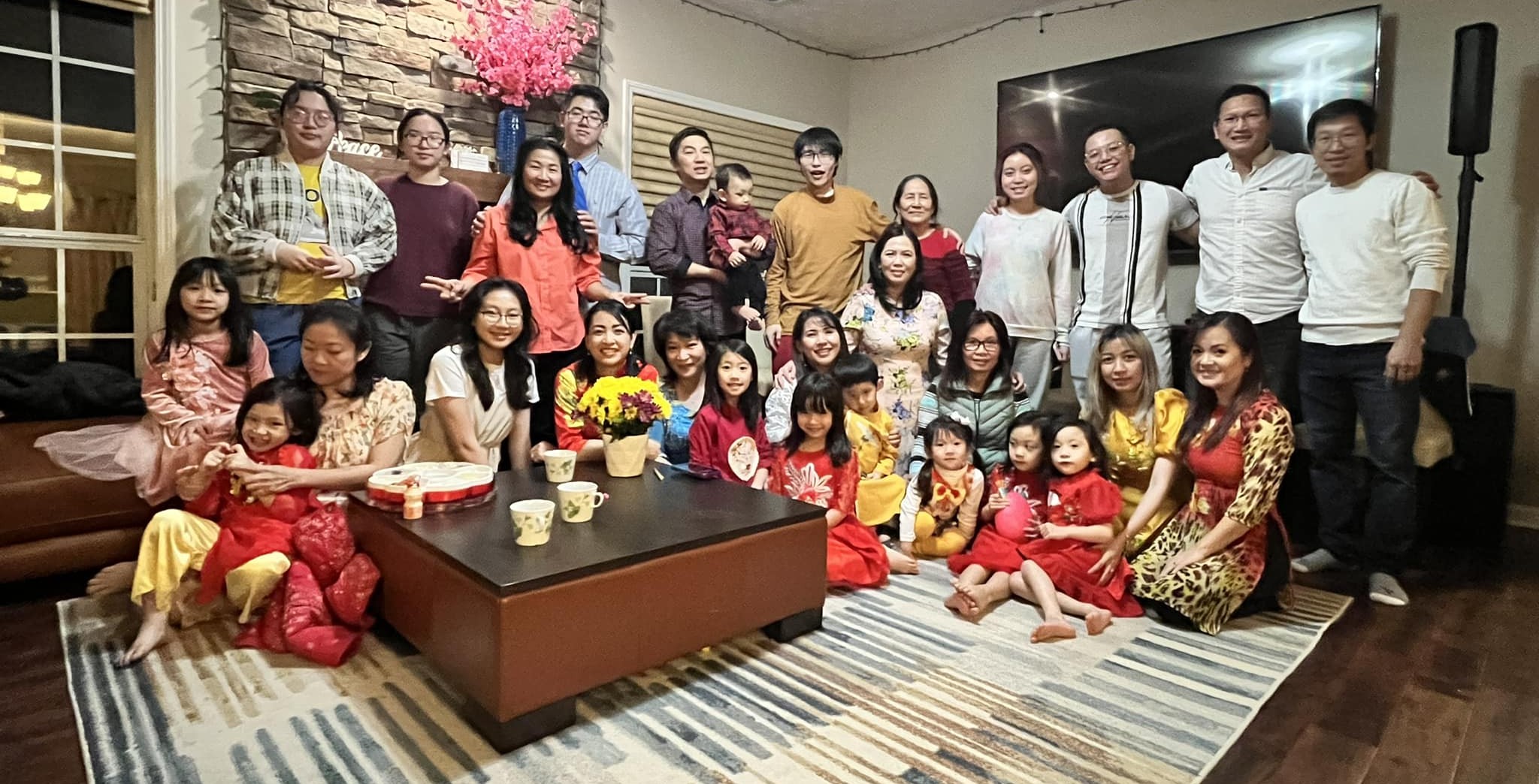 Các thành viên Tổ Tế Bào Gwinnett County cùng chụp ảnh